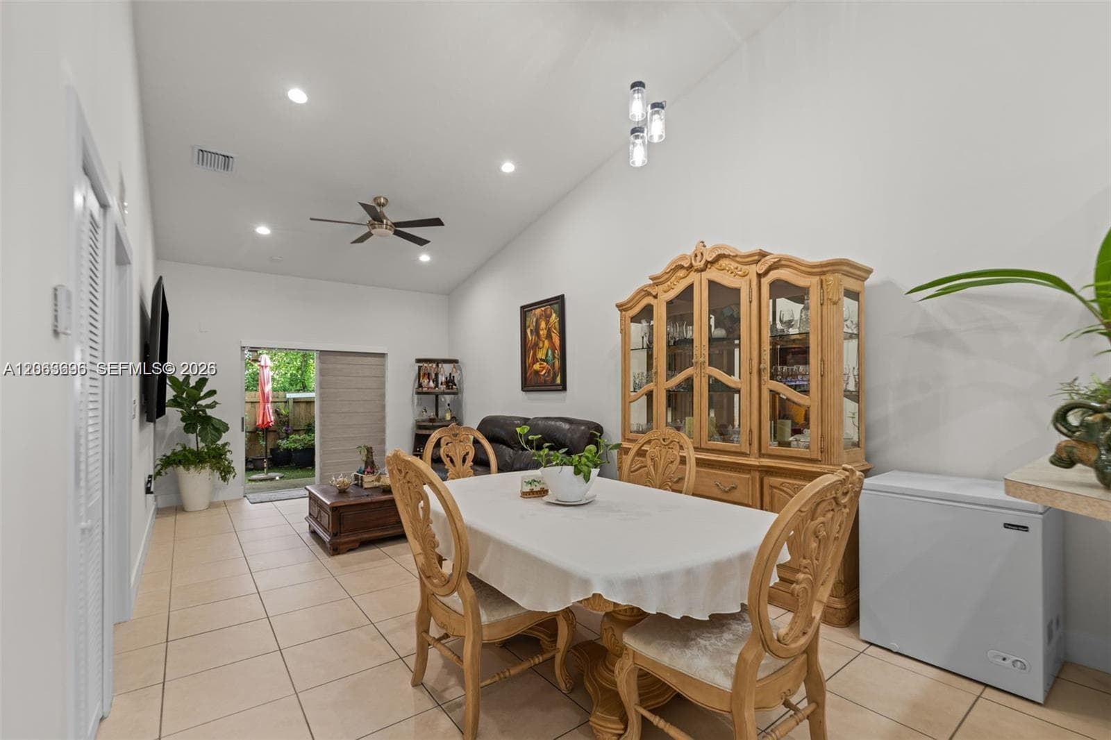 3220 NE 11th Dr, Homestead, FL 33033 photo 4