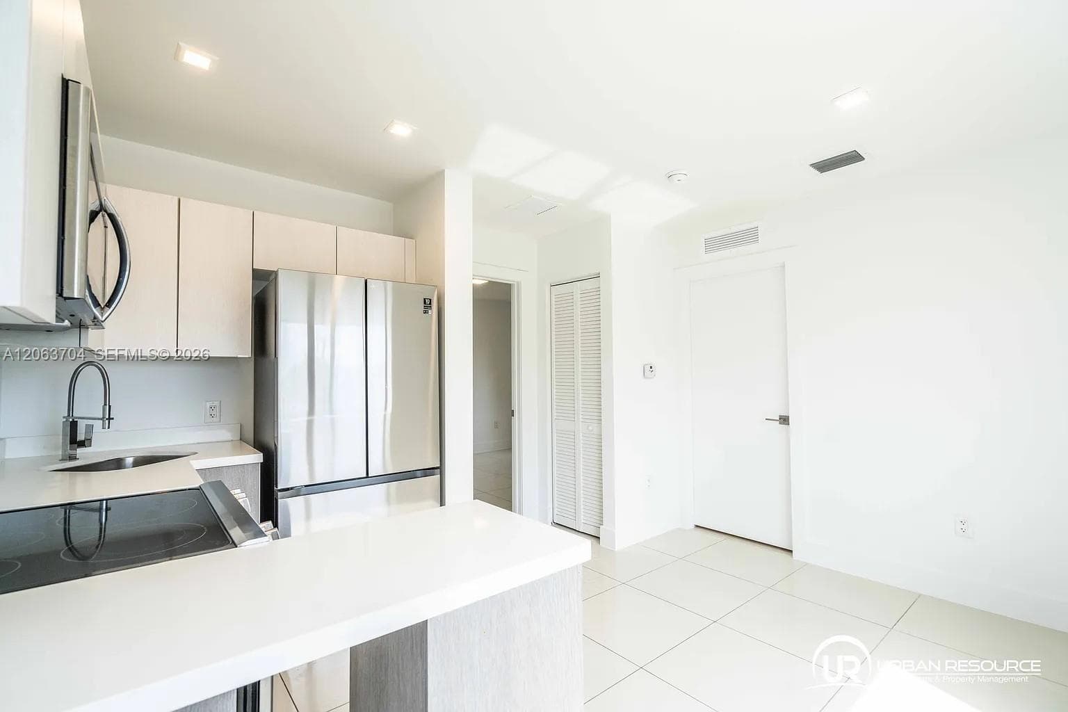 1971 Bay Dr # 122, Miami Beach, FL 33141 photo 3