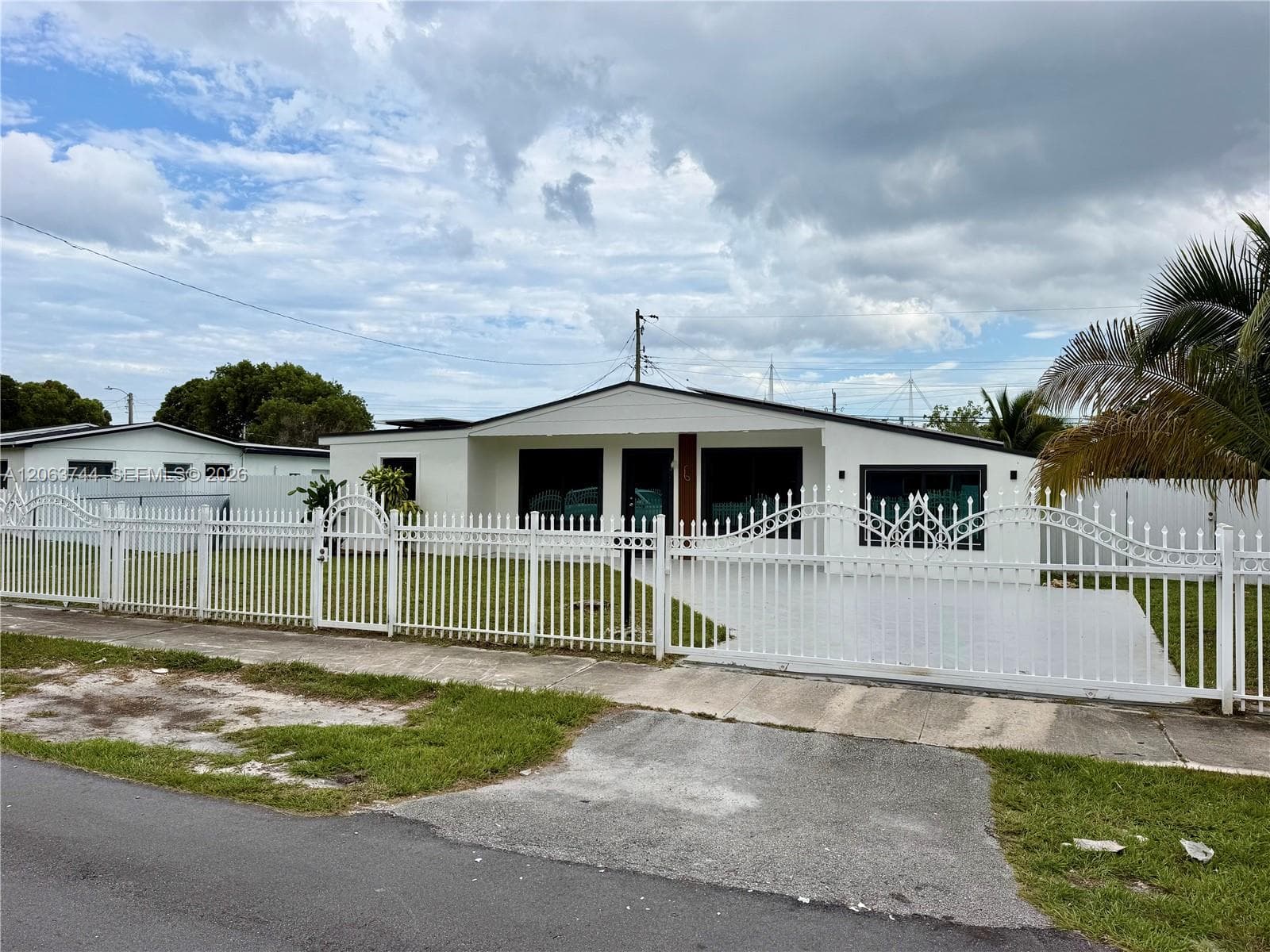 2310 NW 208th St, Miami Gardens, FL 33056 photo 2