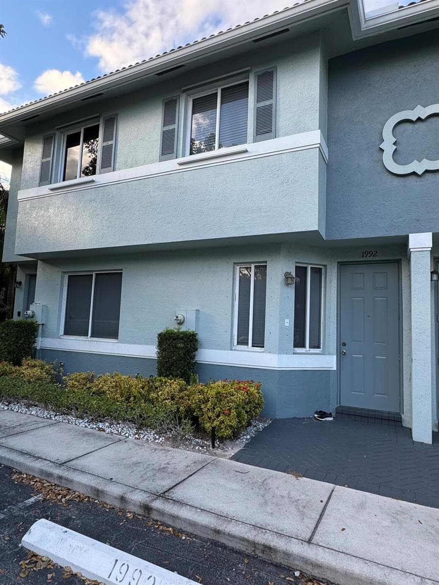 1992 ALAMANDA Way, Riviera Beach, FL 33404 photo 3