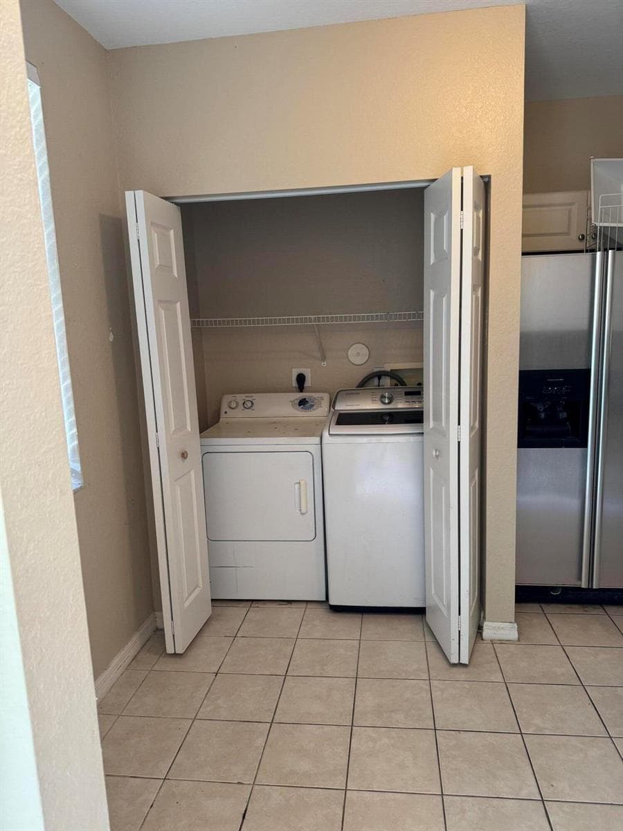 1992 ALAMANDA Way, Riviera Beach, FL 33404 photo 4