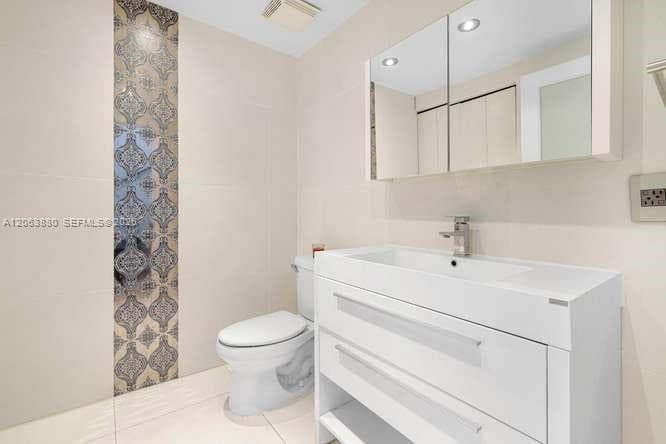690 SW 1st Ct # 1506, Miami, FL 33130 photo 2