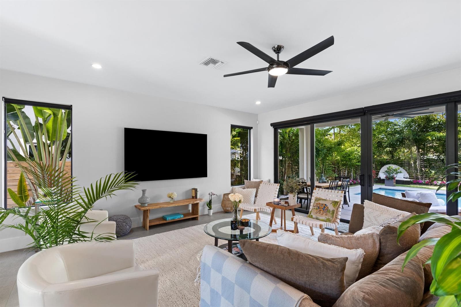 238 SE 4TH Avenue, Delray Beach, FL 33483 photo 2