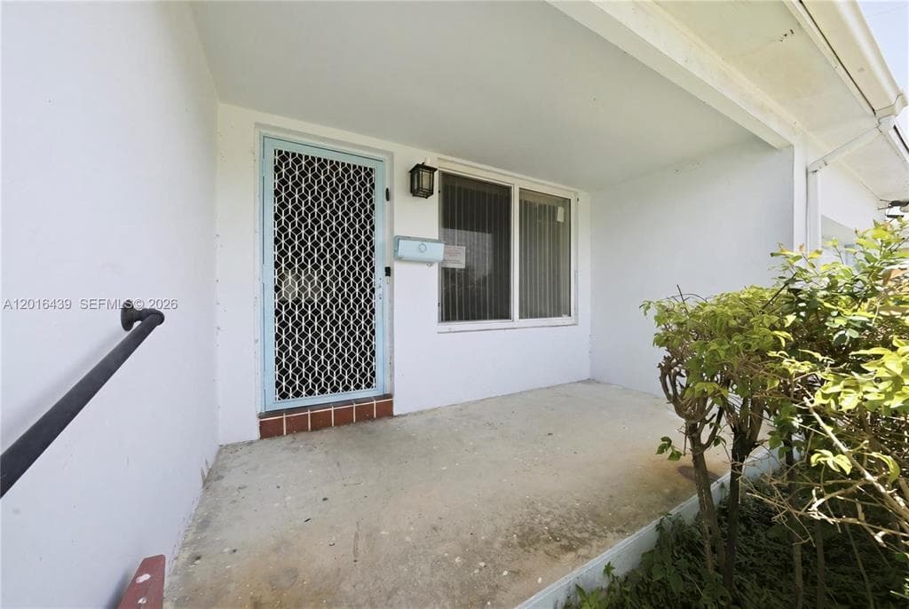 2300 N 57th Terrace, Hollywood, FL 33021 photo 4