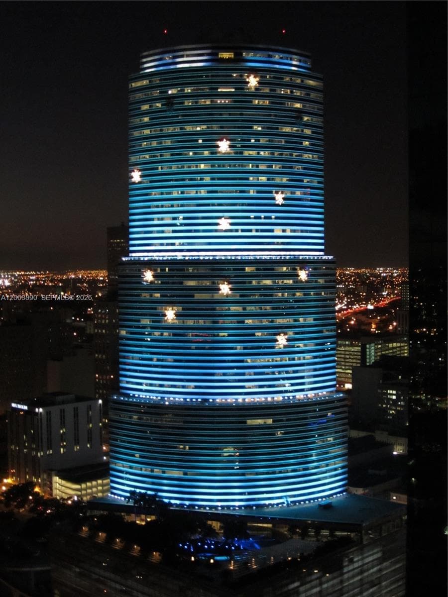 200 Biscayne Boulevard Way # 3809, Miami, FL 33131