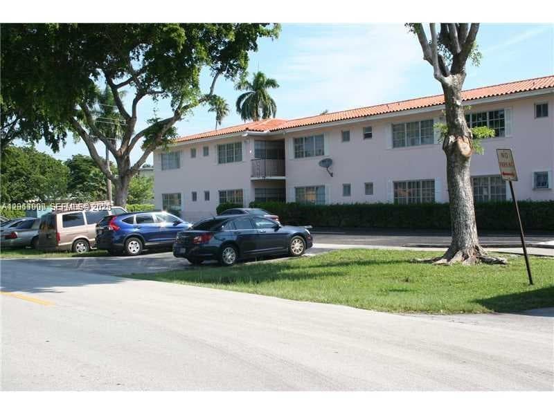 1431 S 14th Ave # 207, Hollywood, FL 33020 photo 2