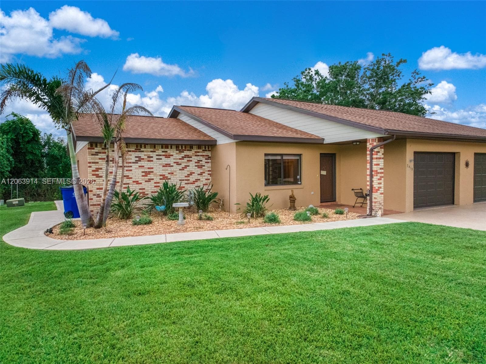 2418 Hidden Creek Cir, Sebring, FL 33870 photo 2