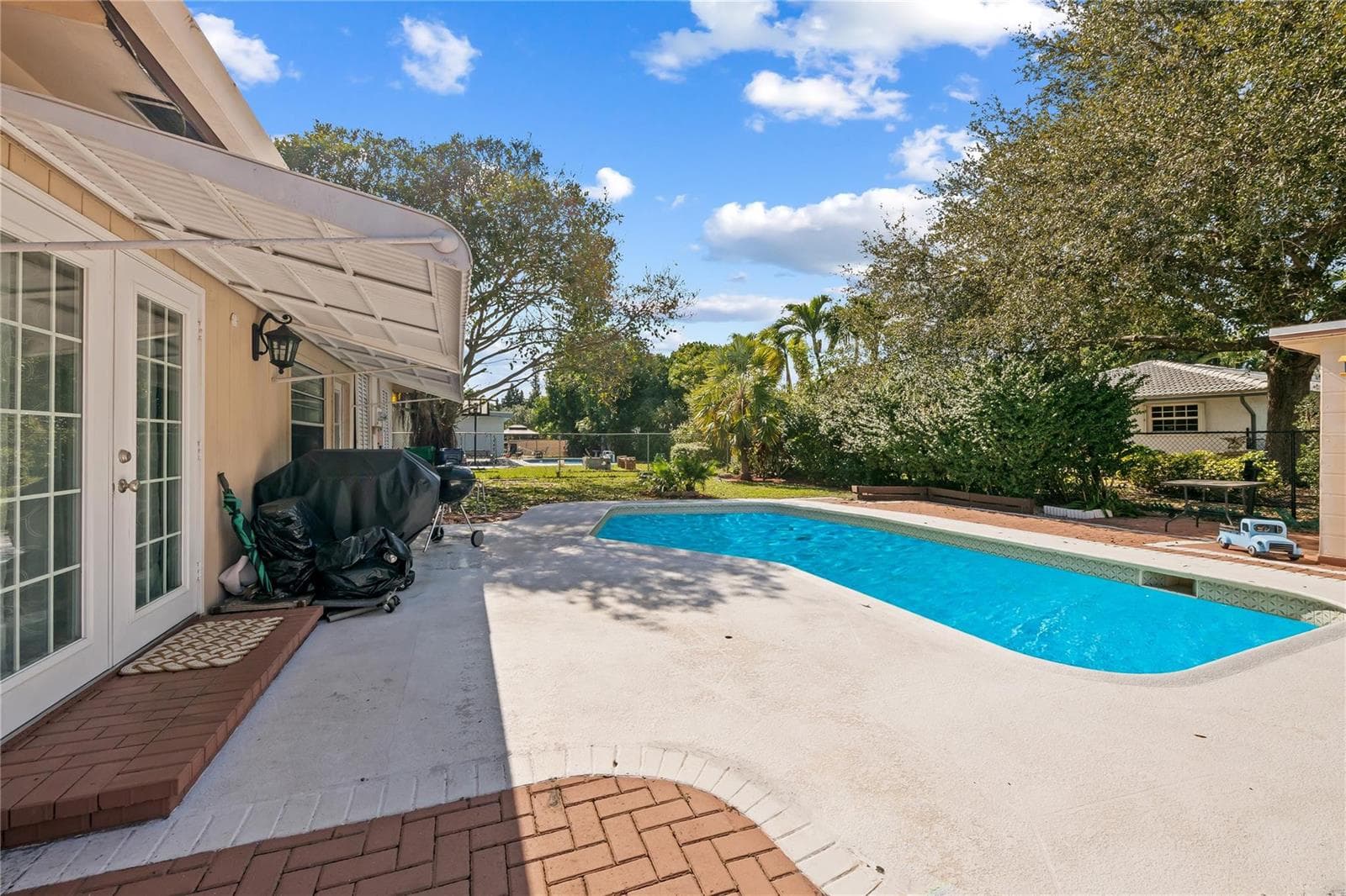 4010 CORAL SPRINGS Drive, Coral Springs, FL 33065 photo 2