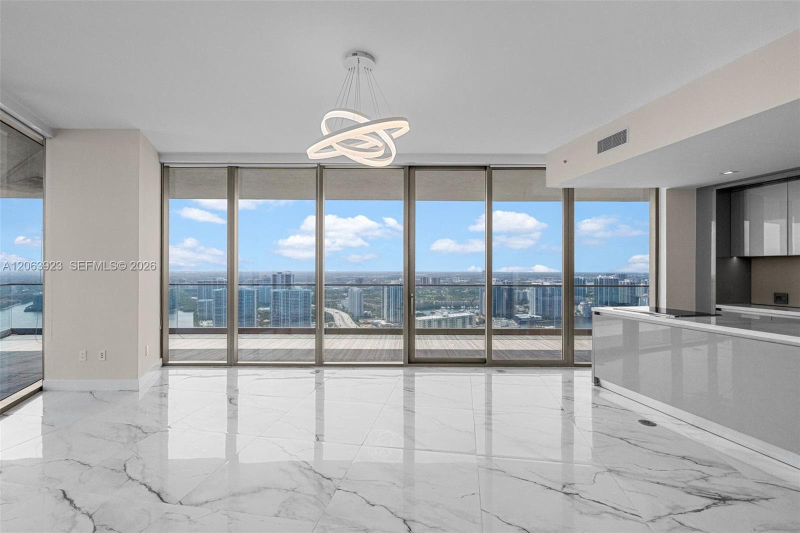18975 Collins Ave # 3605, Sunny Isles Beach, FL 33160 photo 2