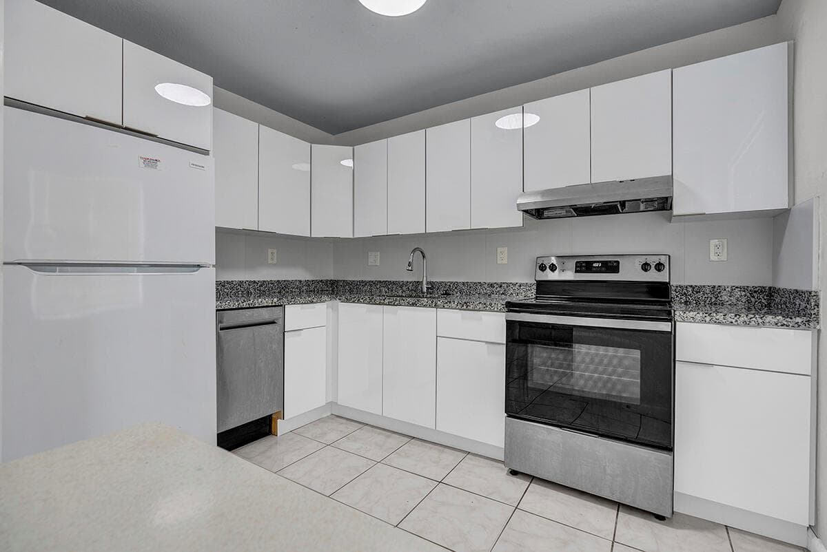 340 NW 19th Street # 308, Boca Raton, FL 33432
