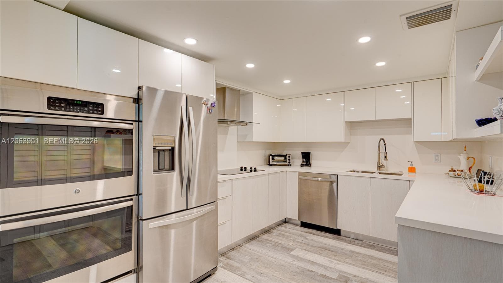 16325 Golf Club Rd # 101, Weston, FL 33326