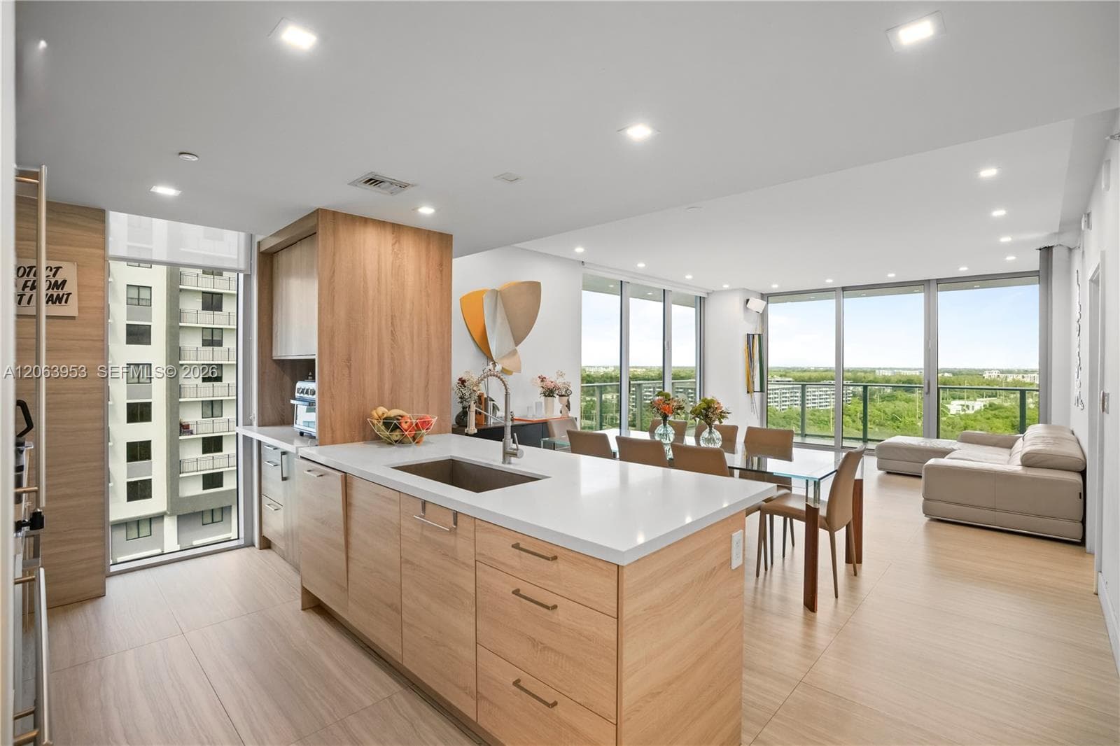 16385 Biscayne Blvd # 1601+2 Parkings, North Miami Beach, FL 33160