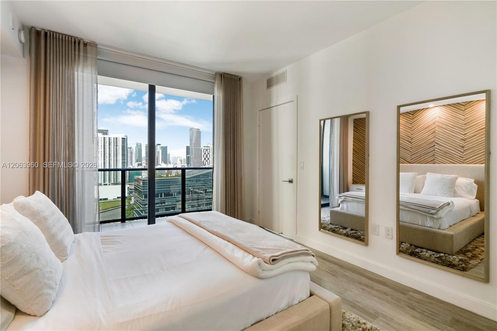 55 SW 9th St # 2301, Miami, FL 33130 photo 5
