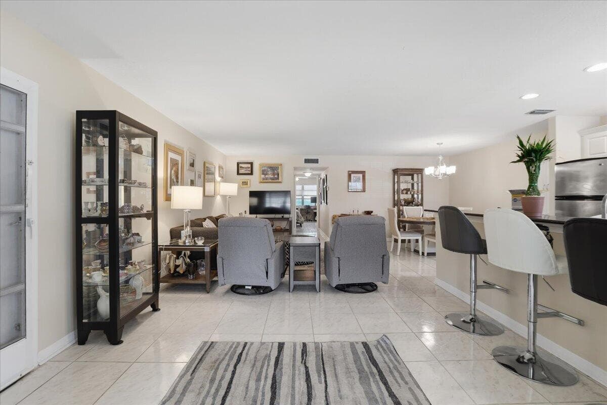 1172 S Drive Circle # B, Delray Beach, FL 33445 photo 2