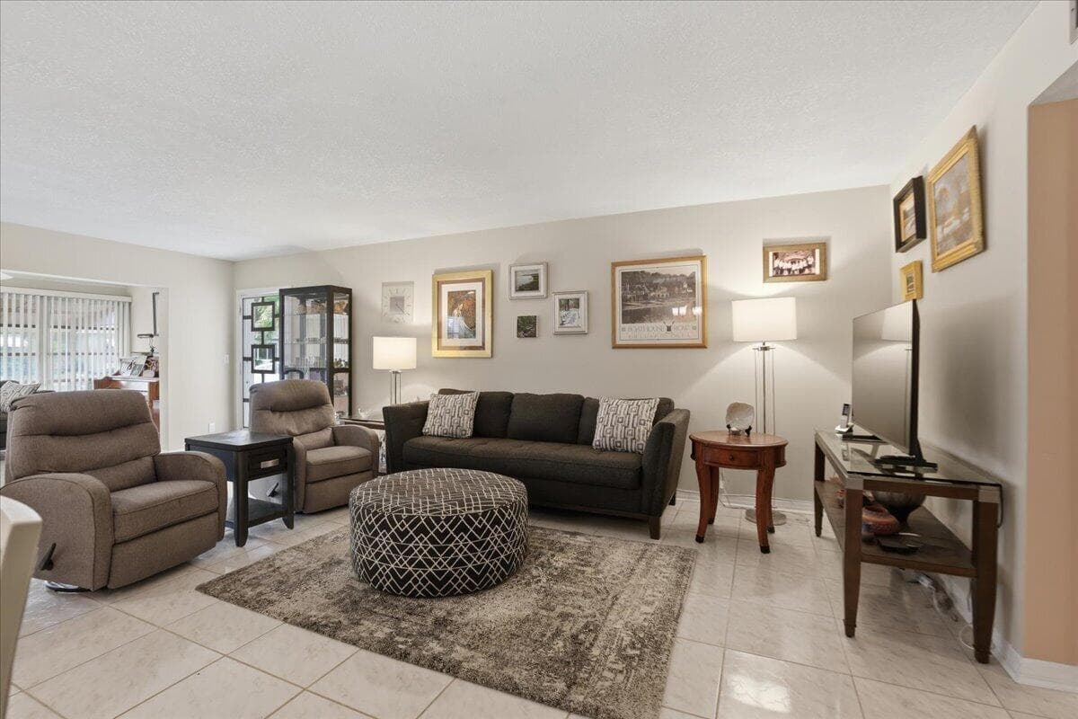 1172 S Drive Circle # B, Delray Beach, FL 33445 photo 3