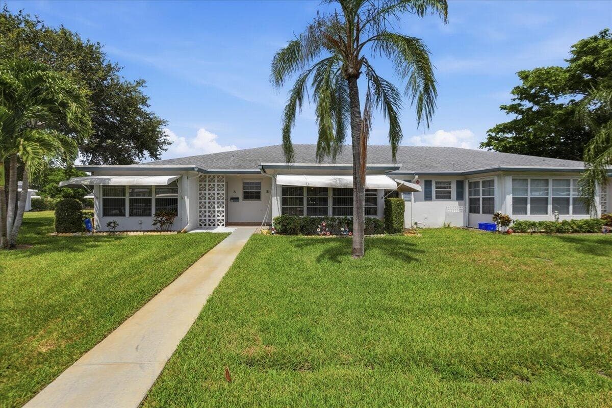 1172 S Drive Circle # B, Delray Beach, FL 33445