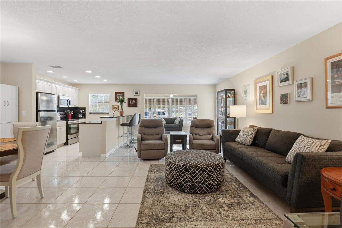 1172 S Drive Circle # B, Delray Beach, FL 33445 photo 4