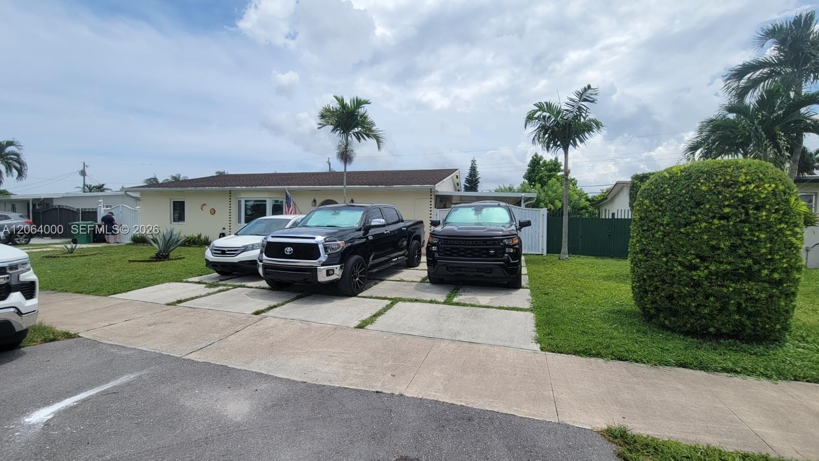11340 SW 48th St, Miami, FL 33165 photo 2