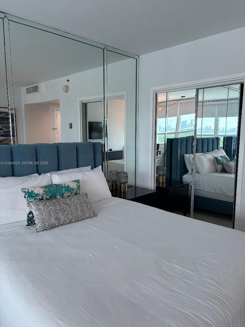 5445 Collins Ave # 1109, Miami Beach, FL 33140 photo 3