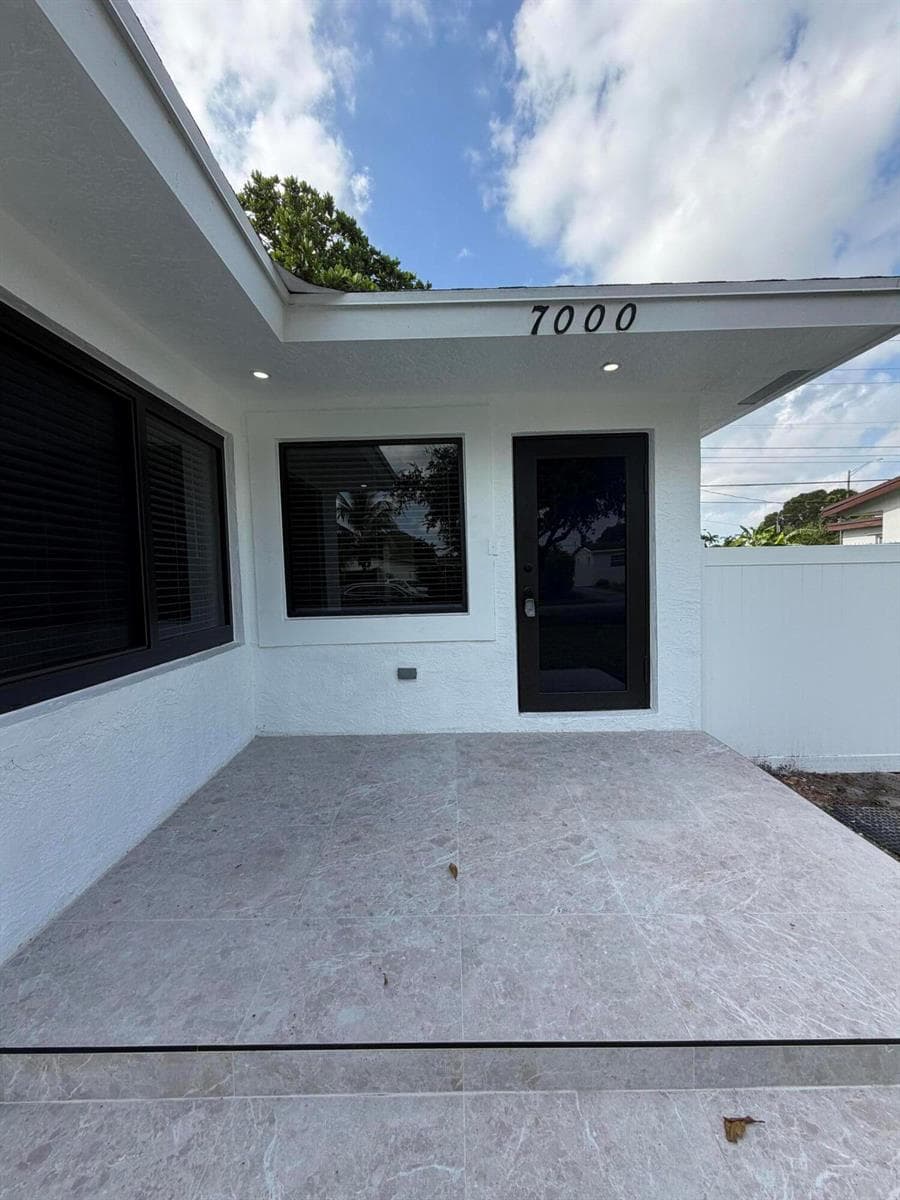 7000 TYLER Street, Hollywood, FL 33024 photo 3