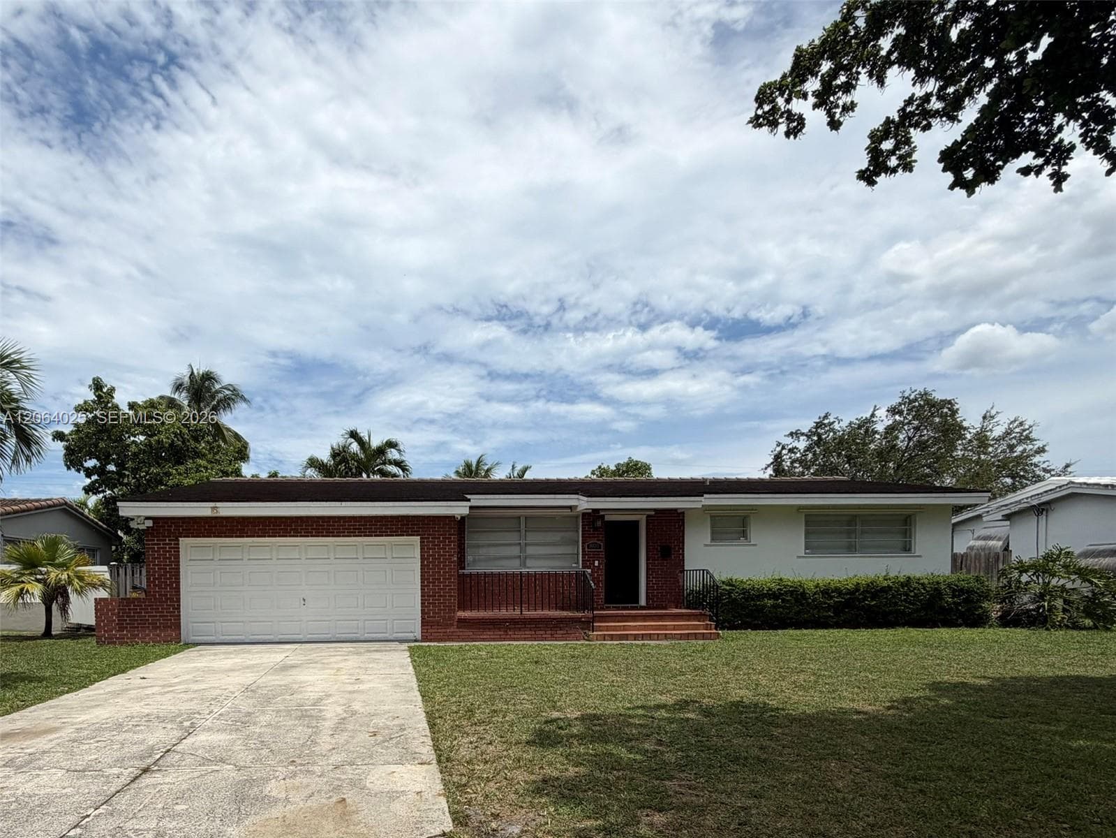 801 Albatross St, Miami Springs, FL 33166 photo 2