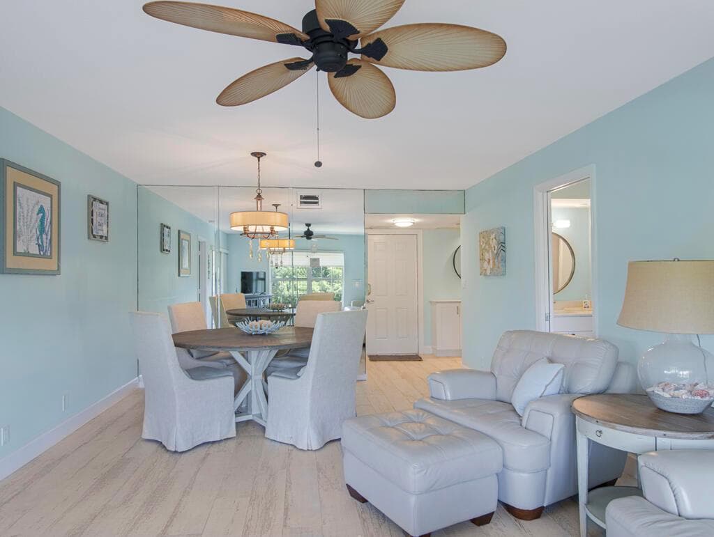 5560 Tamberlane Circle # 324, Palm Beach Gardens, FL 33418
