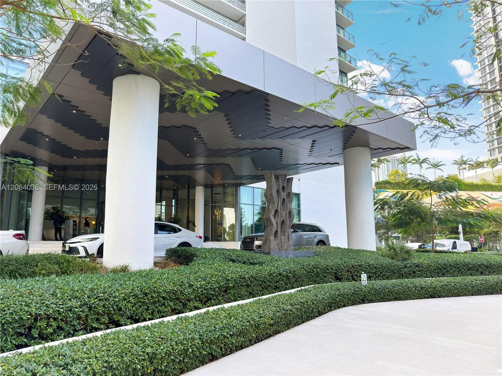 650 NE 32nd St # 802, Miami, FL 33137 photo 2