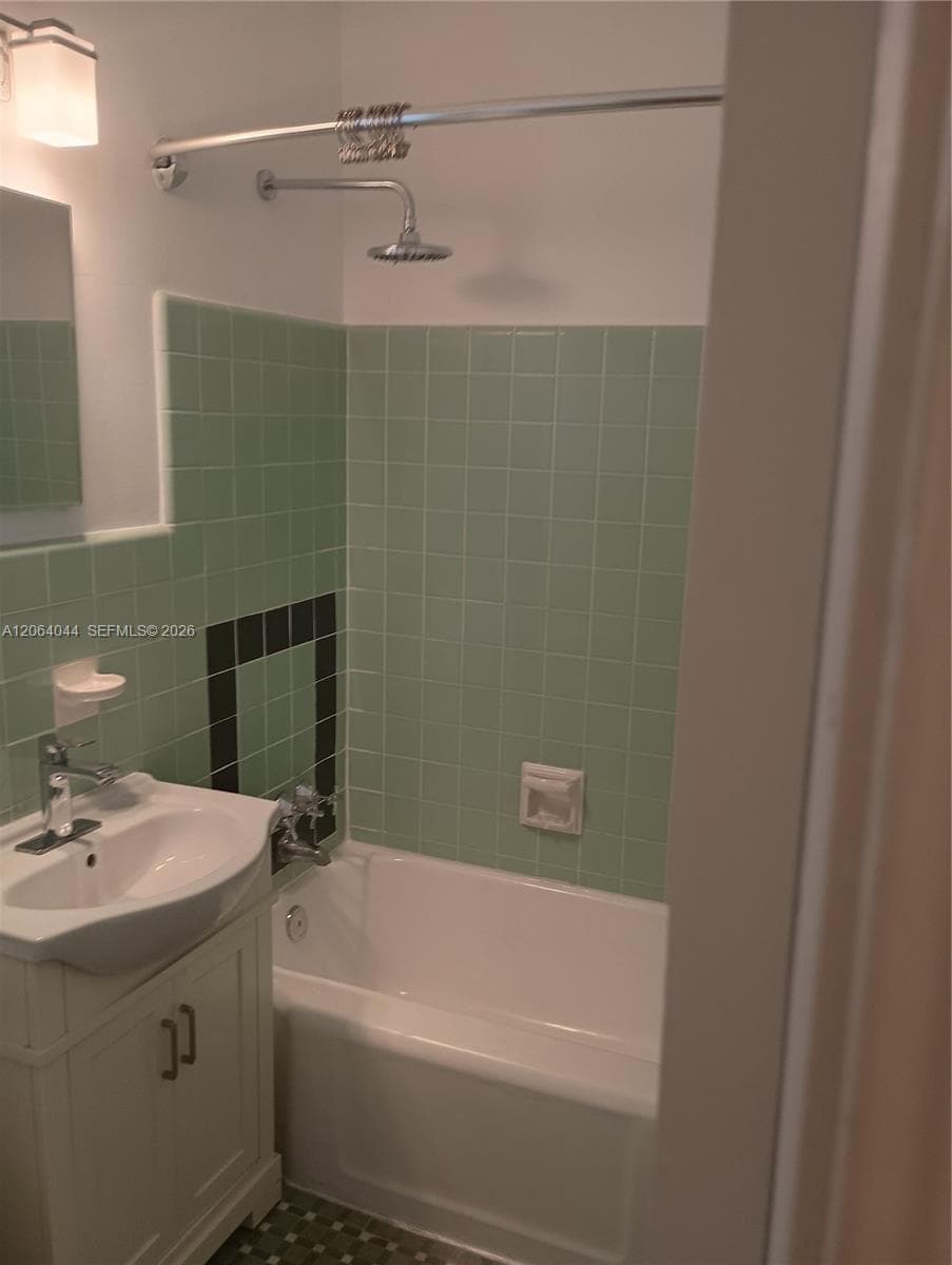 545 74 # 8, Miami Beach, FL 33142 photo 4