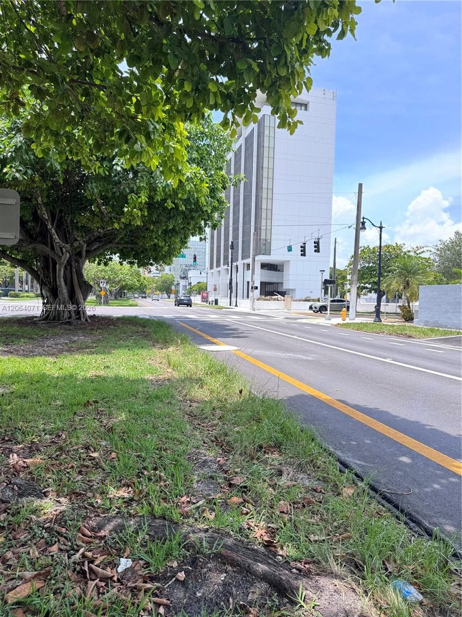2530 SW 3rd Ave # 306, Miami, FL 33129 photo 2
