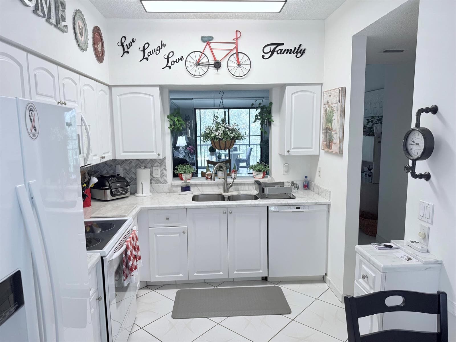 6241 POINTE REGAL Circle # 404, Delray Beach, FL 33484 photo 5