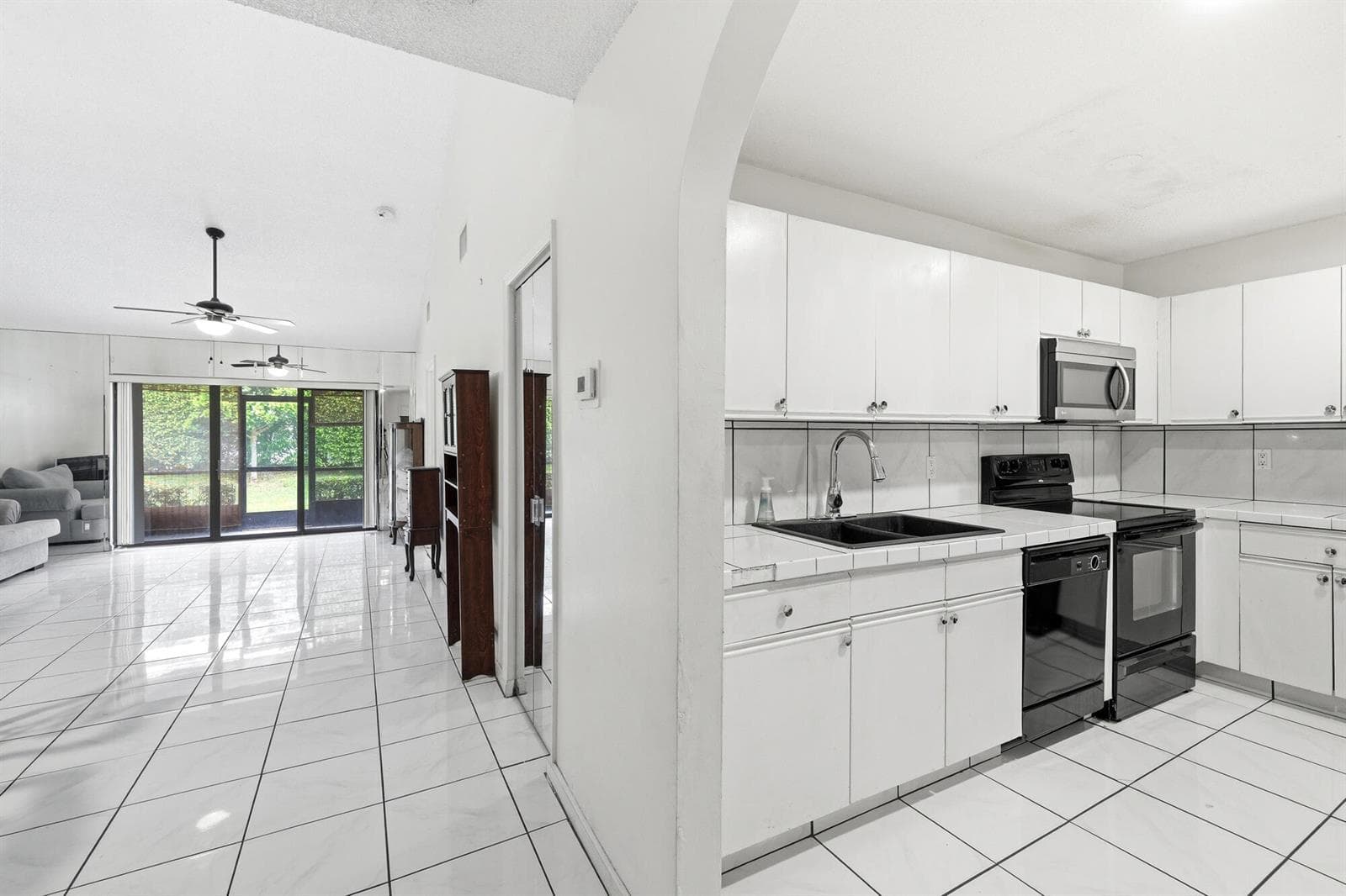 120 Sunshine Boulevard, Royal Palm Beach, FL 33411 photo 3