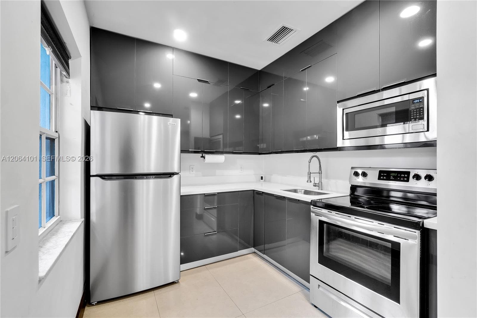 8335 E Crespi Blvd # 4, Miami Beach, FL 33141 photo 5