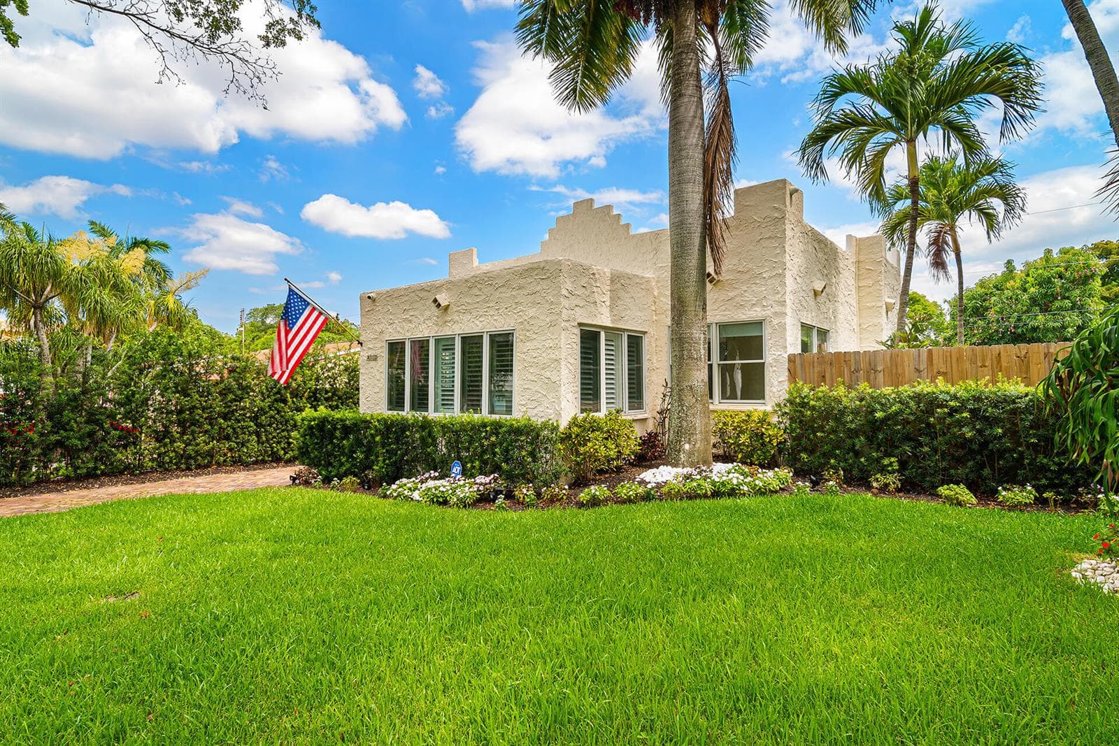 813 Avon Road, West Palm Beach, FL 33401 photo 2