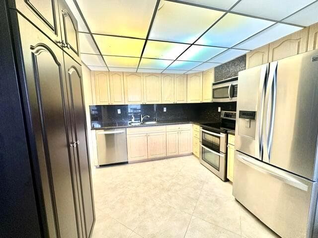 1049 Lincoln C, Boca Raton, FL 33434 photo 3