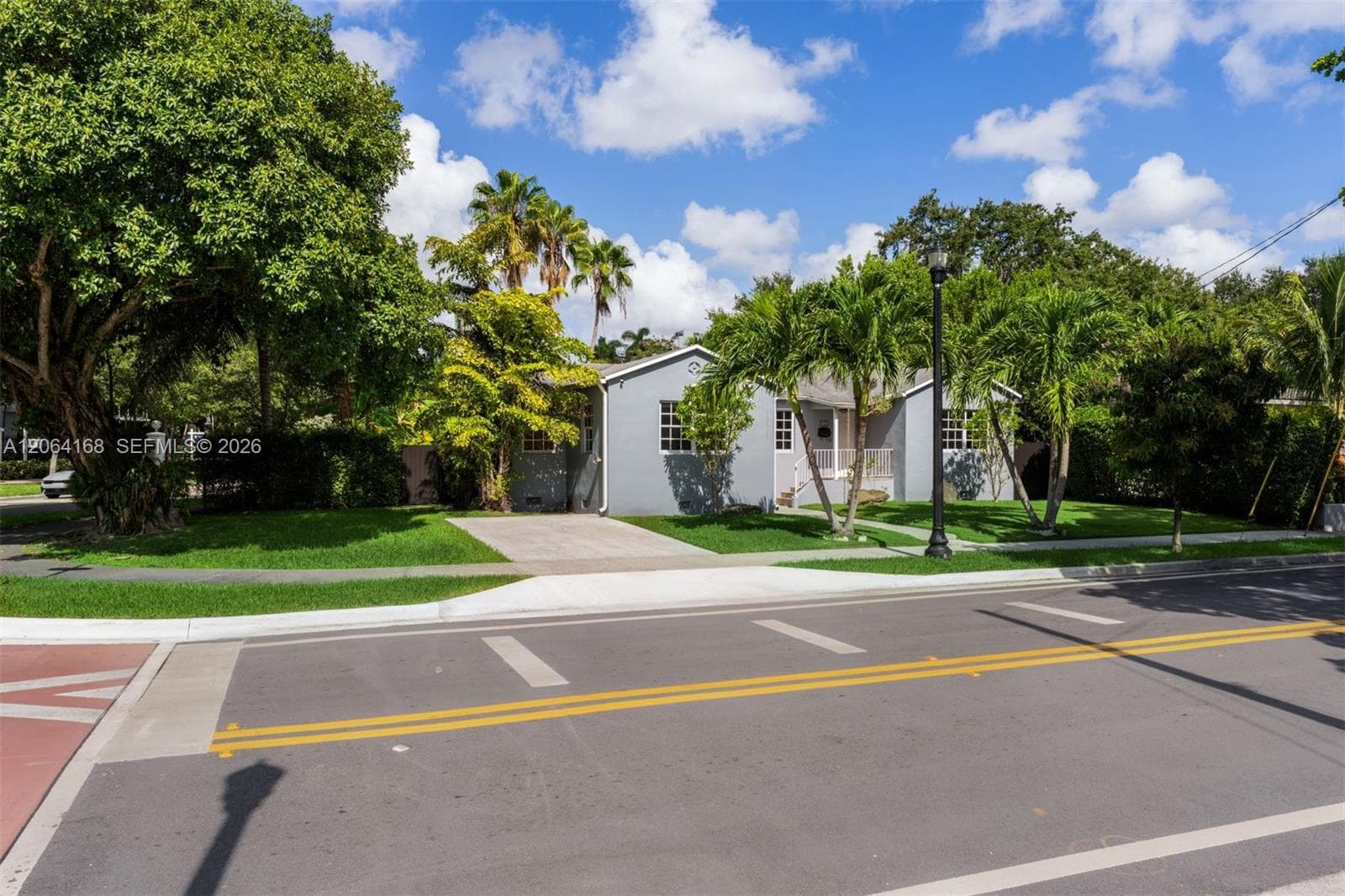 902 NW 10th Ct, Miami, FL 33136 photo 4