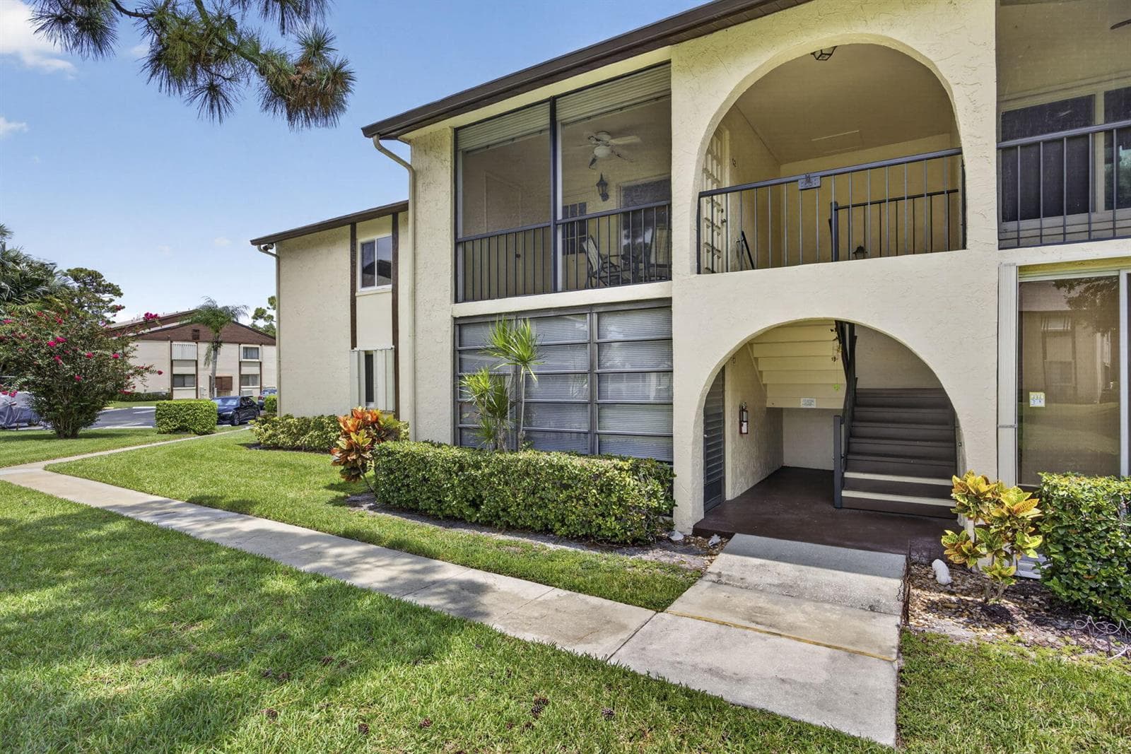 3625 LA AIRES Court # C-1, FL 33463 photo 3