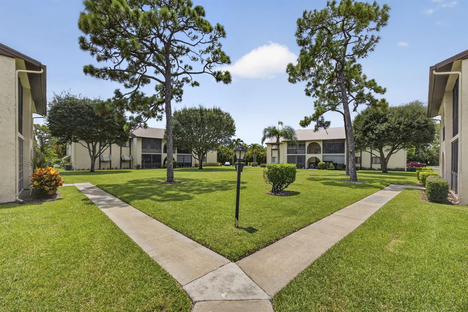 3625 LA AIRES Court # C-1, FL 33463 photo 5