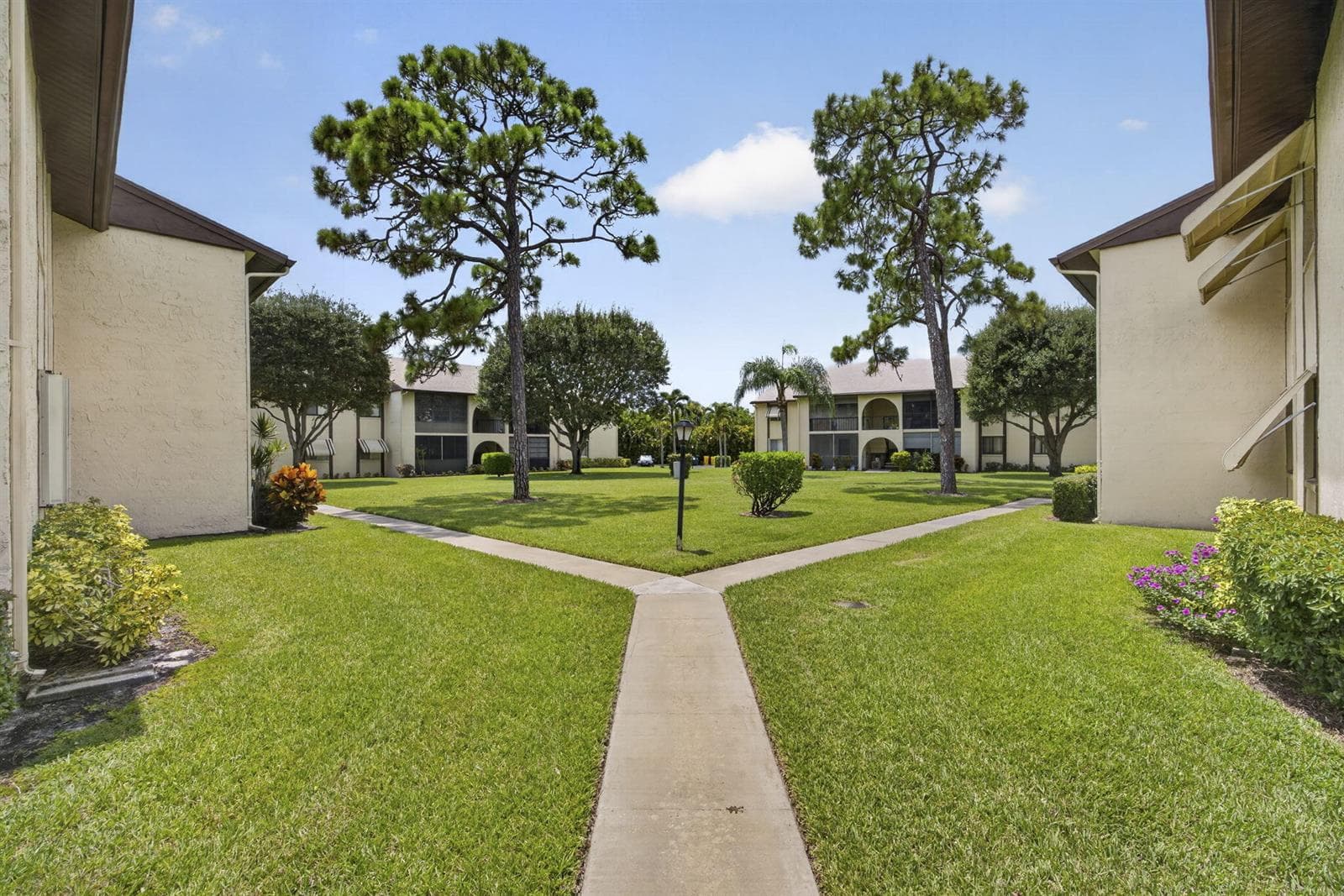 3625 LA AIRES Court # C-1, FL 33463 photo 4