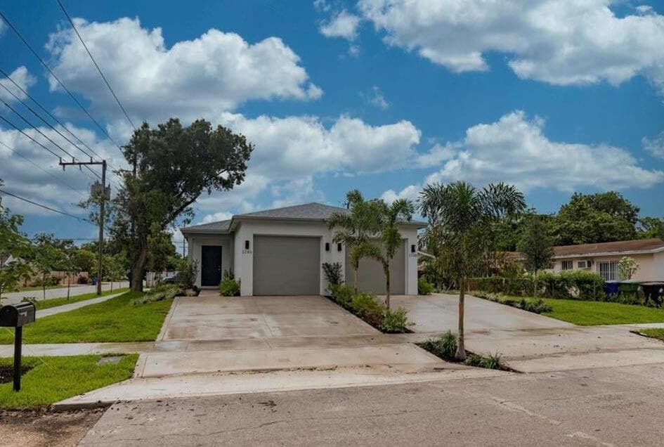 1140 NW 1st Avenue # 1140, Fort Lauderdale, FL 33311 photo 2