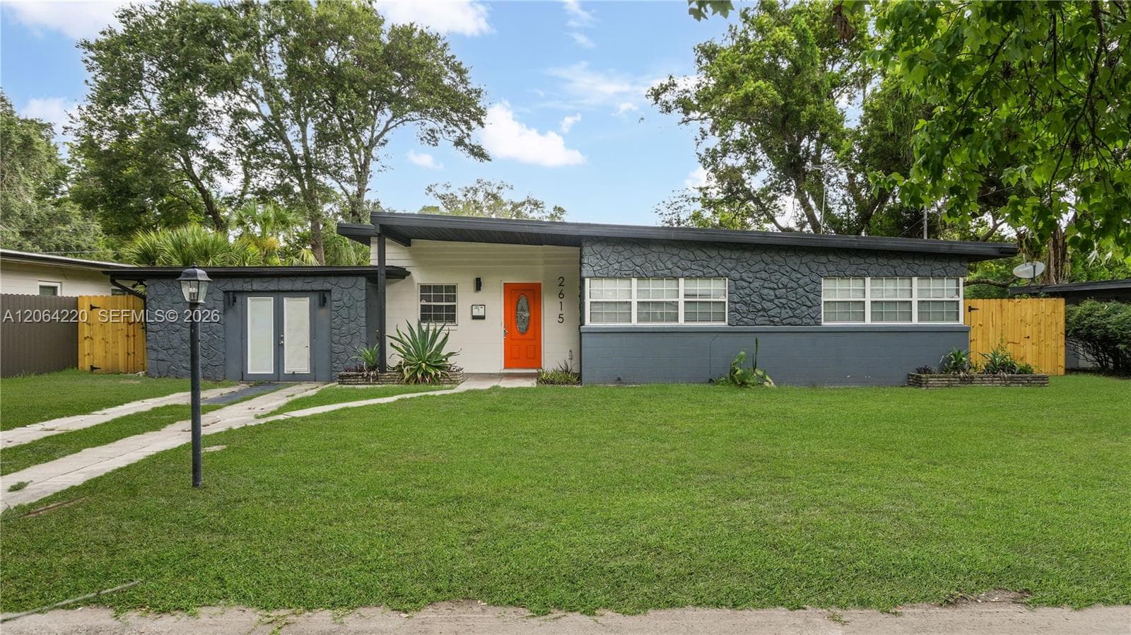 2615 Hargill Dr, Orlando, FL 32806 photo 2