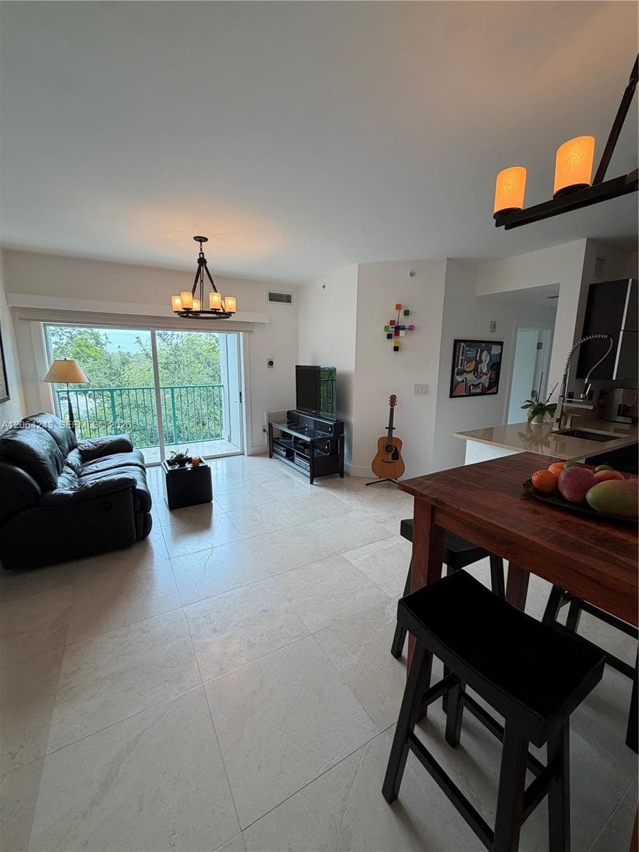 6001 SW 70th St # 445, South Miami, FL 33143 photo 4