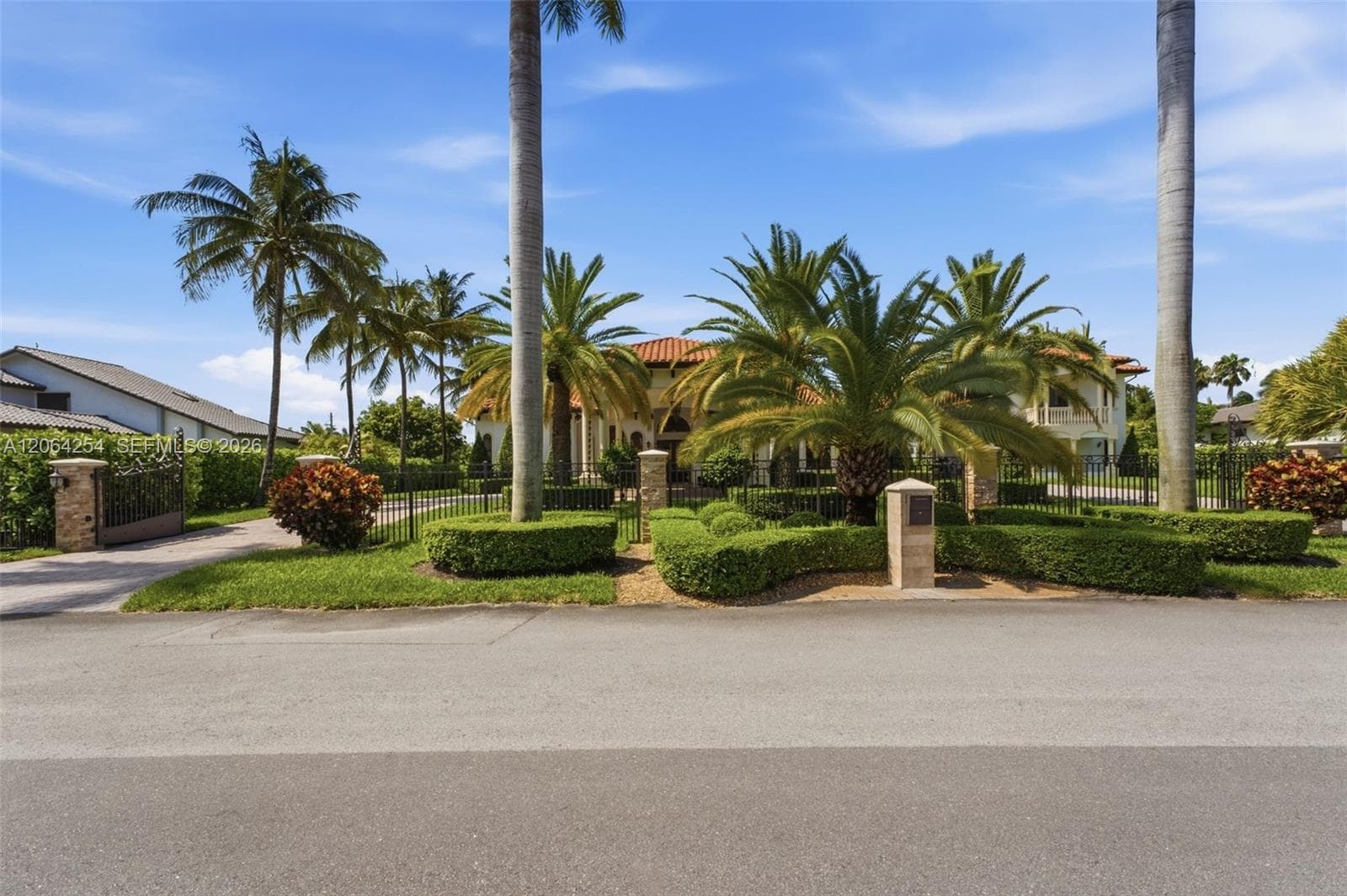 10181 NW 131st St, Hialeah Gardens, FL 33018 photo 3