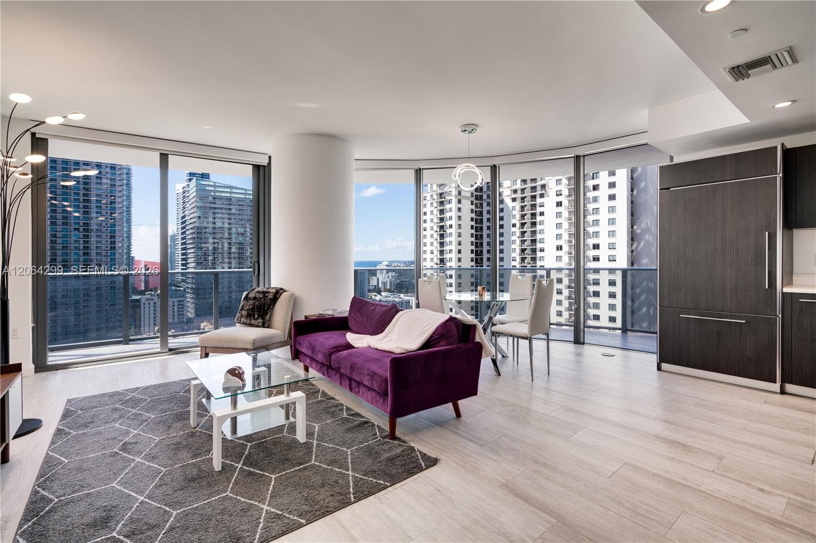 45 SW 9th St # 2306, Miami, FL 33130