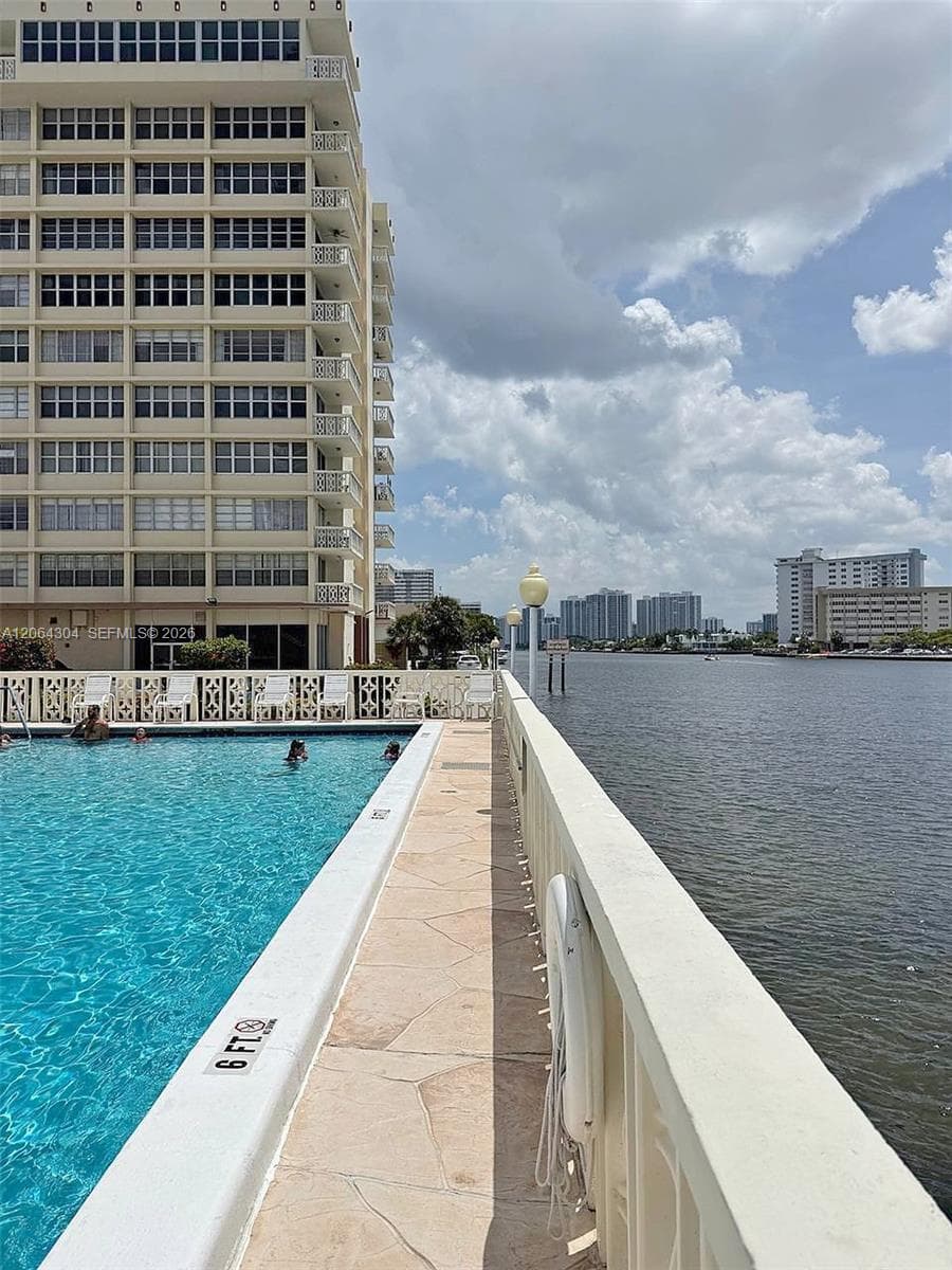 1817 S Ocean Dr # 824, Hallandale Beach, FL 33009 photo 2