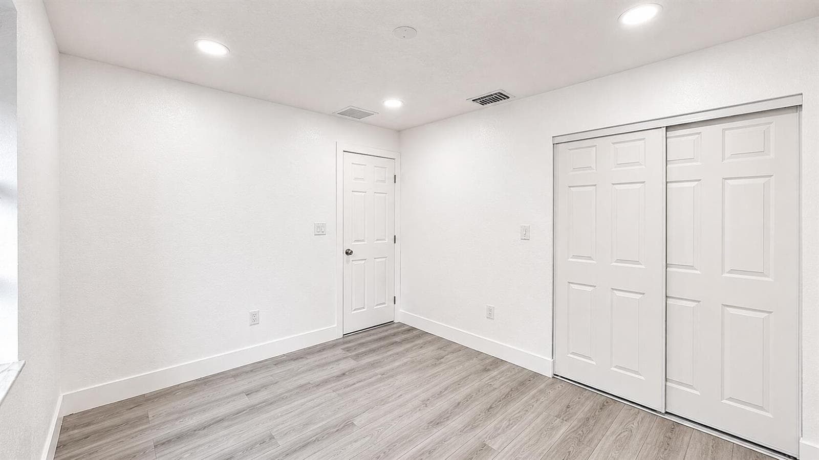 528 E Lakewood Road # B, West Palm Beach, FL 33405 photo 3