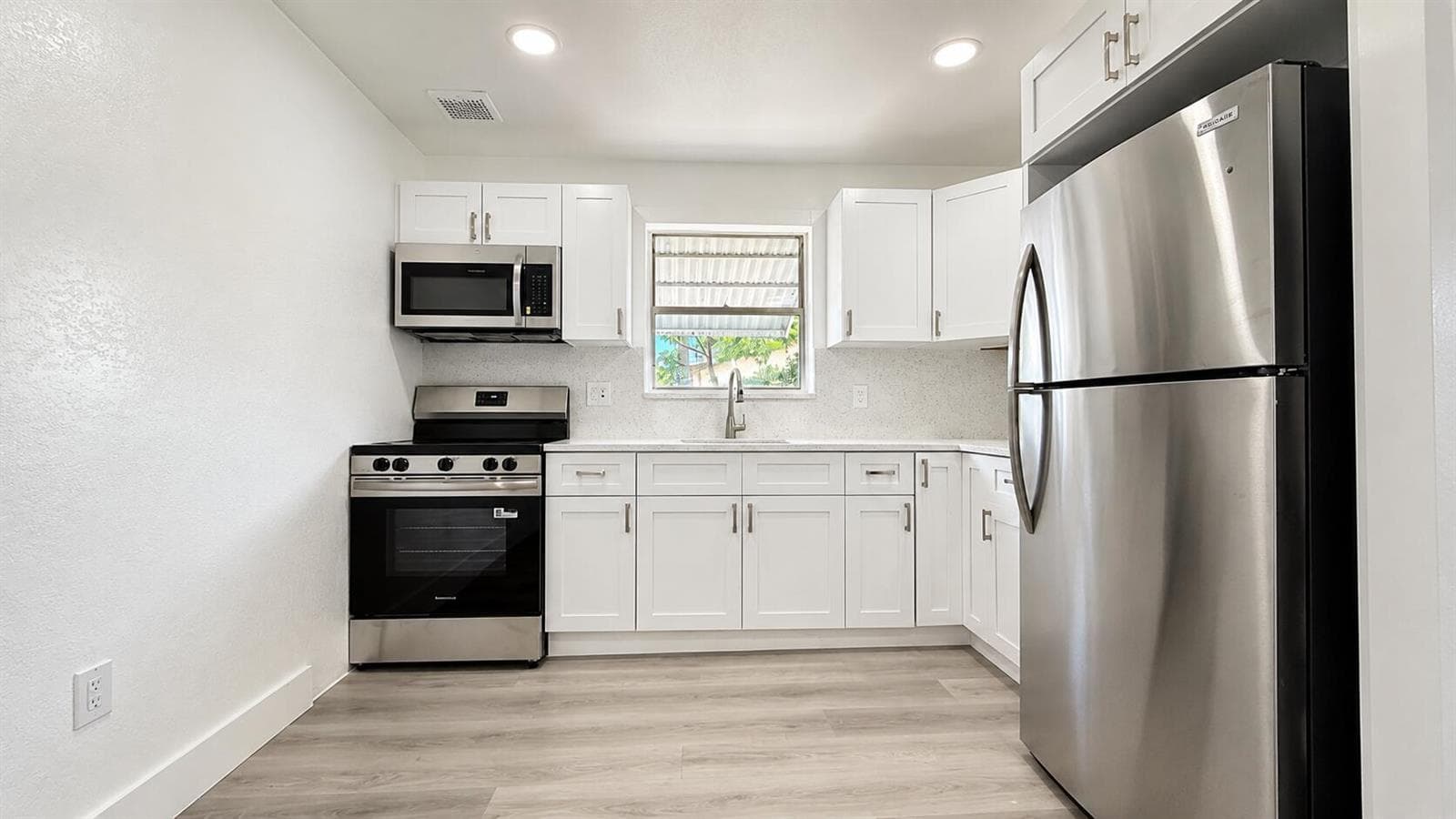 528 E Lakewood Road # B, West Palm Beach, FL 33405 photo 5