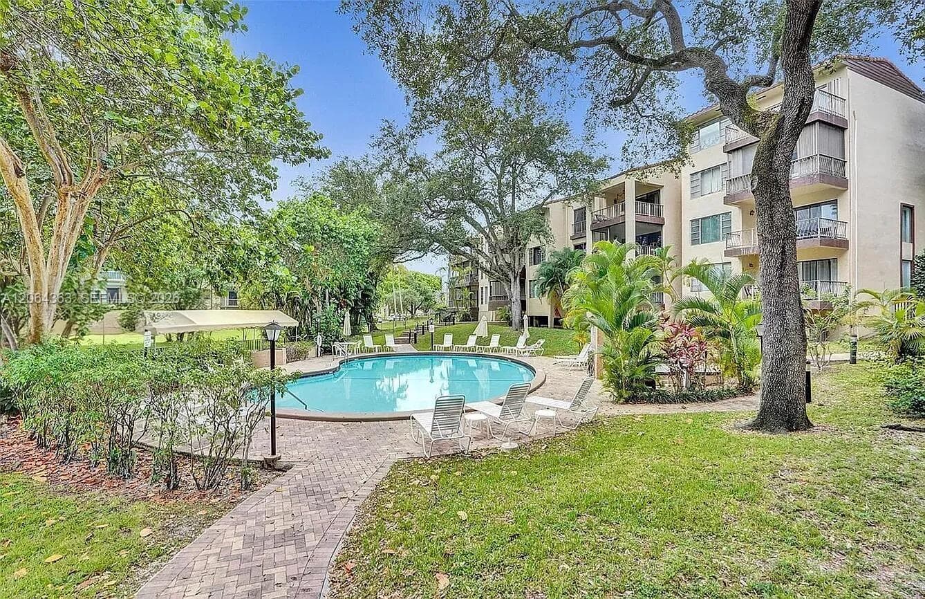 6060 S Falls Cir Dr # 313, Lauderhill, FL 33319