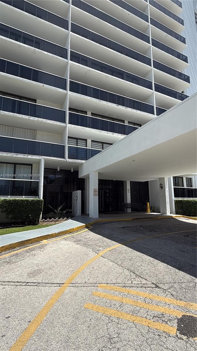 3675 N Country Club Dr # 109, Aventura, FL 33180 photo 4