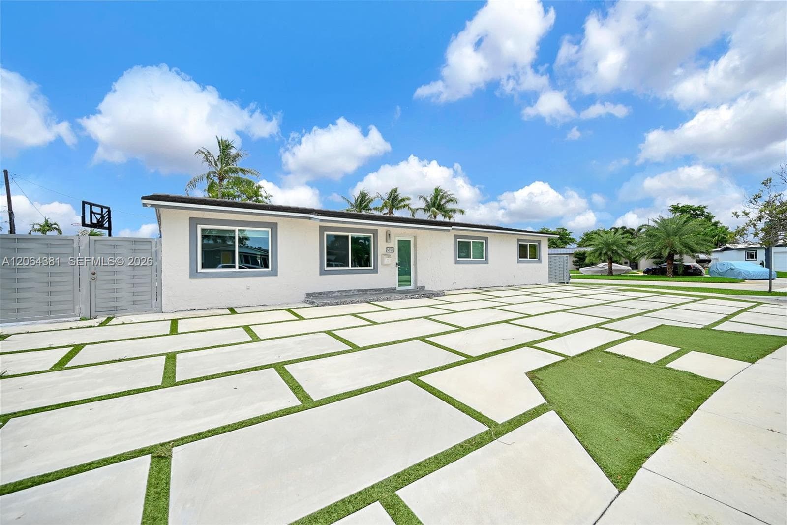 8251 NW 185th St, Hialeah, FL 33015 photo 2