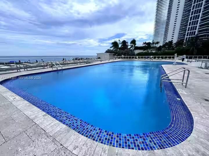 19201 Collins Ave # 540, Sunny Isles Beach, FL 33160 photo 3